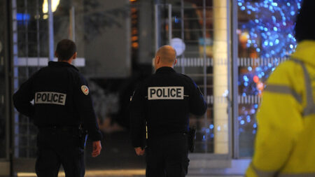 Émeutes : avant les Jeux olympiques, la police recherche les émeutiers qui ont échappé aux interpellations