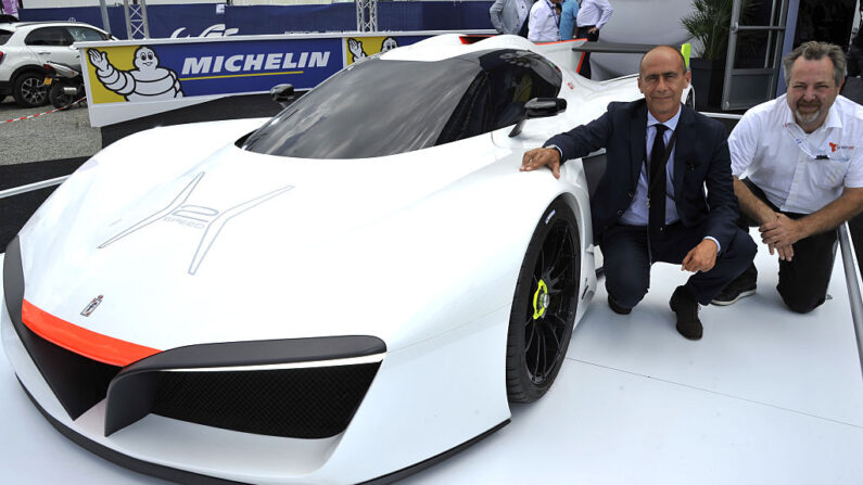 Voiture de course fonctionnant à l'énergie électrique et à l'hydrogène. (JEAN-FRANCOIS MONIER/AFP via Getty Images)