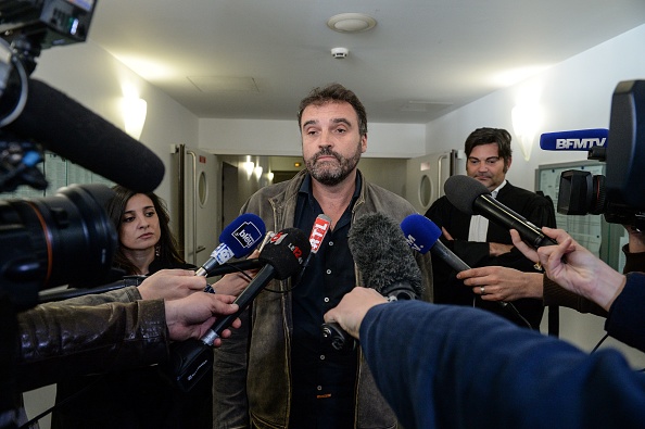 Frédéric Péchier, anesthésiste soupçonné d'empoisonnement et de meurtre à l'hôpital de Besançon, a été de nouveau autorisé à pratiquer la médecine. (Photo: SEBASTIEN BOZON/AFP via Getty Images)