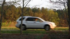 Lot: il roule à 121 km/h au lieu de 50… pour sécher sa voiture