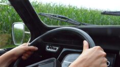 À 76 ans, Claudine est la doyenne des monitrices d’auto-école