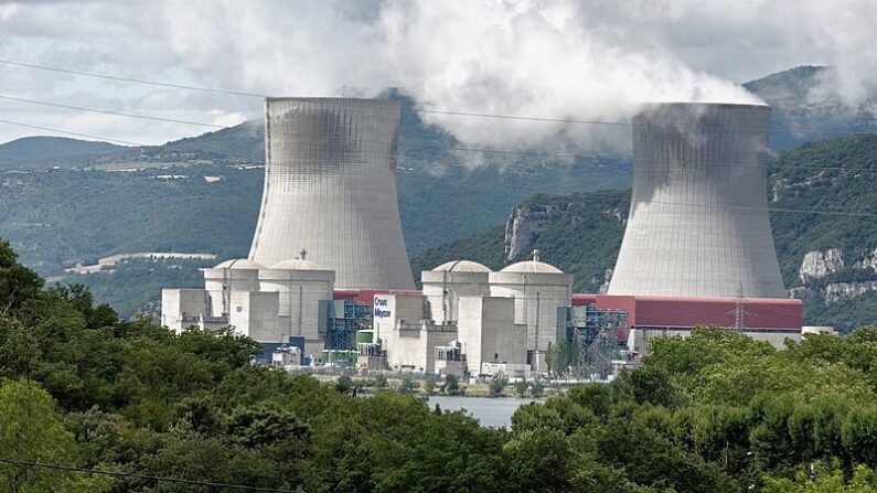 Centrale nucléaire de Cruas-Meysse en Ardèche. (Photo: Yelkrokoyade/Wikimédia)