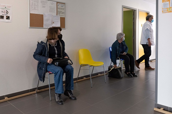 Connaître la densité en personnel médical sur un territoire ne permet pas d'estimer finement l'accès au soin des patients. (THIERRY ZOCCOLAN/AFP via Getty Images)