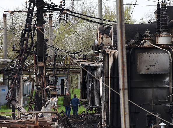 "La grande majorité des Ukrainiens ont toujours accès au chauffage, à l'eau et à l'électricité (...) il y a assez de ressources pour passer l'hiver", selon le Premier ministre ukrainien Denys Chmygal. (Photo : YURIY DYACHYSHYN/AFP via Getty Images)