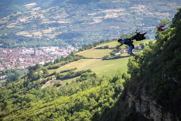 Un homme de 44 ans retrouvé mort mercredi après avoir sauté d'une falaise du massif du Pibeste. (Image d'illustration : LIONEL BONAVENTURE/AFP via Getty Images)