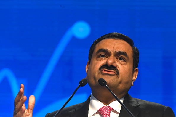 Le président du conglomérat indien Adani Group, Gautam Adani, s'exprime lors du Congrès mondial des comptables à Mumbai, le 19 novembre 2022.(Photo : INDRANIL MUKHERJEE/AFP via Getty Images)