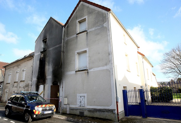 Une mère et ses sept enfants âgés de deux à 14 ans sont morts après qu'un incendie s'est déclaré alors qu'ils dormaient dans leur maison à Charly-sur-Marne. (Photo : FRANCOIS NASCIMBENI/AFP via Getty Images)