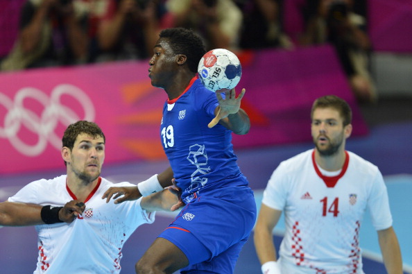 Luc Abalo a toujours défendu la nécessité "d'une part de magie et de beauté" dans son sport en inventant des gestes au gré de son inspiration. (ODD ANDERSEN/AFP/GettyImages)