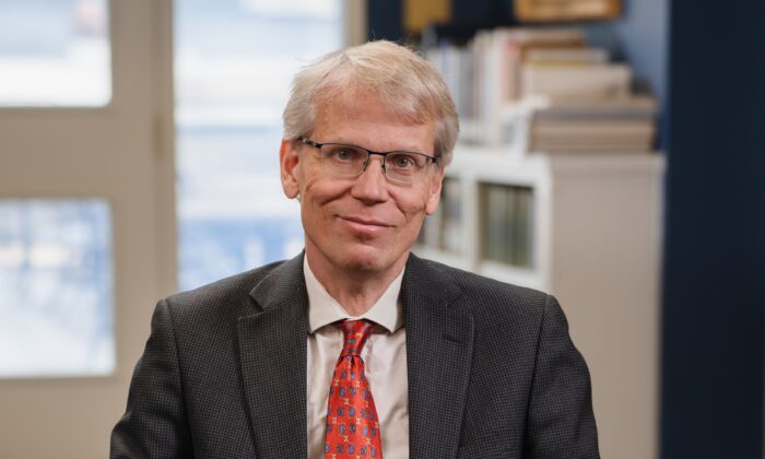 Martin Kulldorff, membre fondateur de l'Académie pour la science et la liberté du Hillsdale College, au Kirby Center du Hillsdale College à Washington, le 17 mars 2022. (Bao Qiu/Epoch Times)