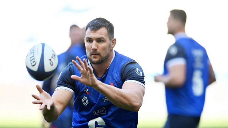 François Cros, le troisième ligne du XV de France, a pesé de tout son poids samedi face aux Gallois (41-28). (Photo by Dan Mullan/Getty Images)