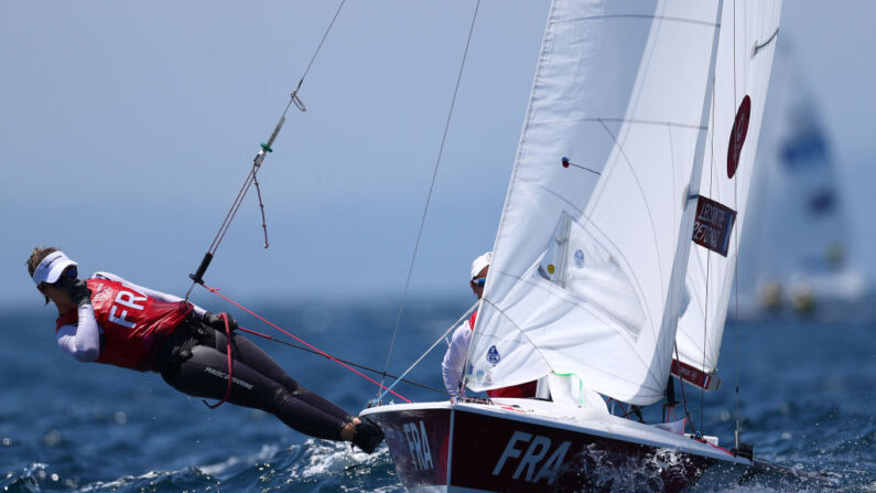 Double médaillée de bronze en voile olympique, Camille Lecointre visera l'or aux JO-2024 en 470. (Photo by Clive Mason/Getty Images)