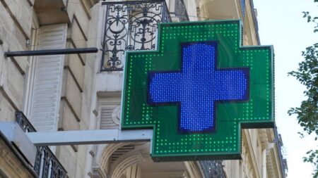 Ivry-sur-Seine : deux cambrioleurs sous OQTF interpellés en train de braquer une pharmacie, libérés dans la foulée