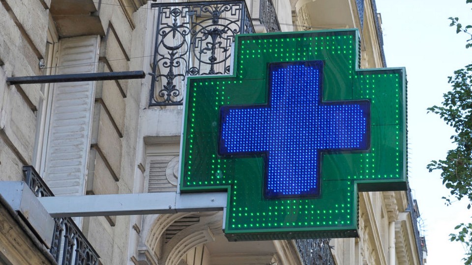 Ivry-sur-Seine : deux cambrioleurs sous OQTF interpellés en train de braquer une pharmacie, libérés dans la foulée