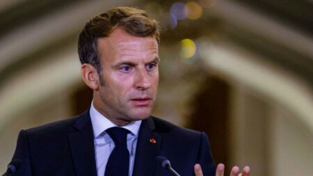 Retraites: la presse fustige «l’échec» et la «faiblesse» de Macron