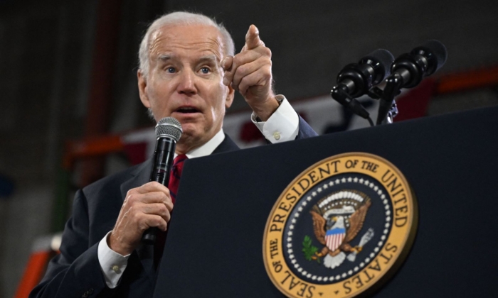 Le président Joe Biden au local 602 de Steamfitters à Springfield, en Virginie, le 26 janvier 2023. (Andrew Caballero-Reynolds/AFP via Getty Images)