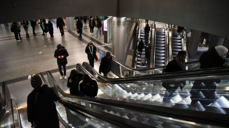 Un trafic presque normal pour ce samedi 11 mars.  (CHRISTOPHE ARCHAMBAULT/AFP via Getty Images)