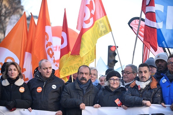 Les responsables des principaux syndicats attendent "plus de 2 millions" "de personnes dans la rue aujourd'hui". (JULIEN DE ROSA/AFP via Getty Images)