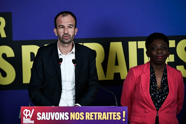 Le député LFI Manuel Bompard lors d'une conférence de presse tenue par La France Insoumise sur les réformes des retraites à Paris. (STÉPHANE DE SAKUTIN/AFP via Getty Images)