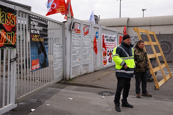 Devant l'usine d'incinération d'Ivry. Illustration (THOMAS SAMSON/AFP via Getty Images)