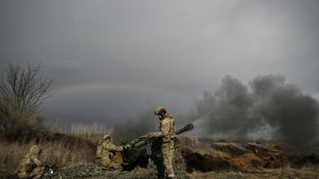 Ukraine: des hommes, des canons et la mort pour défendre Bakhmout