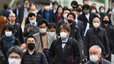 Covid: le Japon tombe le masque, à petits pas