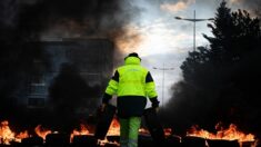 Retraites : des dockers bloquent le port de Brest et le pont de Saint-Nazaire