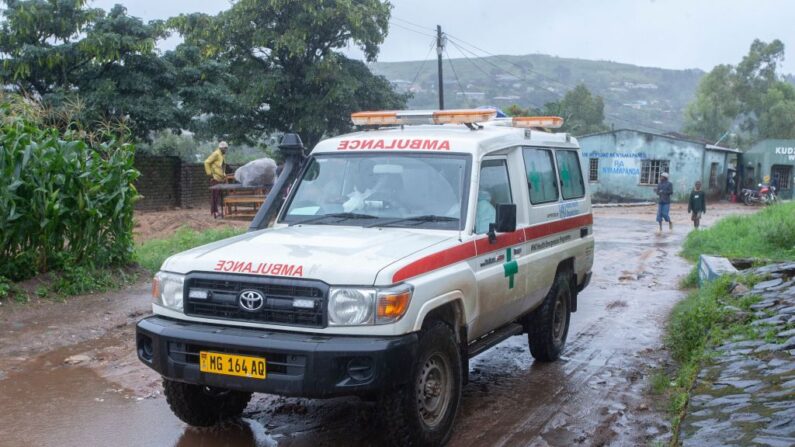 Le bilan du cyclone Freddy au Malawi et au Mozambique a dépassé les 200 morts le 14 mars 2023, après que cette tempête record a provoqué des inondations et des glissements de terrain lors de sa deuxième attaque sur l'Afrique en moins de trois semaines. (Photo AMOS GUMULIRA/AFP via Getty Images)