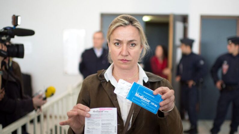 La médecin Irène Frachon auteure de « Mediator 150 mg : Combien de morts ? », le 14 mai 2012 au tribunal des affaires familiales de Nanterre le jour de l'ouverture du procès Mediator. (Photo MARTIN BUREAU/AFP via Getty Images)