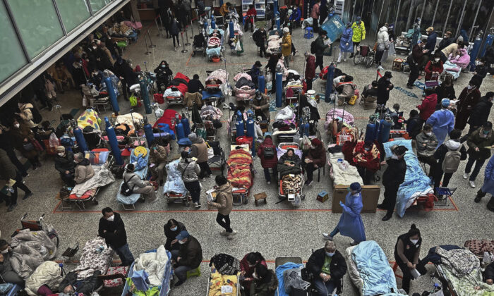 Hall d’un hôpital de Shanghai, le 13 janvier 2023. (Kevin Frayer/Getty Images)