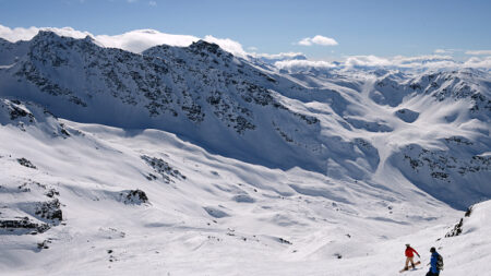 Savoie : après une série d’avalanches ayant tué plusieurs personnes, la préfecture appelle à une extrême prudence