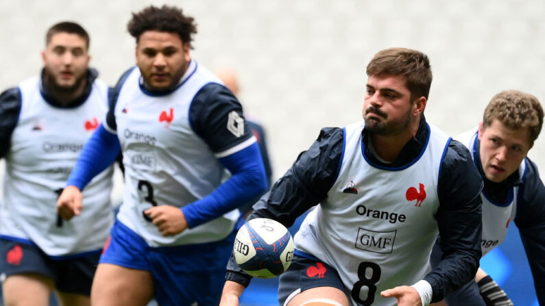 Le troisième ligne du XV de France Grégory Alldritt à l’entrainement. (Photo by FRANCK FIFE/AFP via Getty Images)