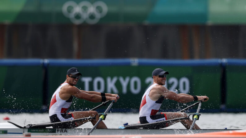 Matthieu Androdias et Hugo Boucheron de l’équipe de France d’Aviron. (Photo by Naomi Baker/Getty Images)