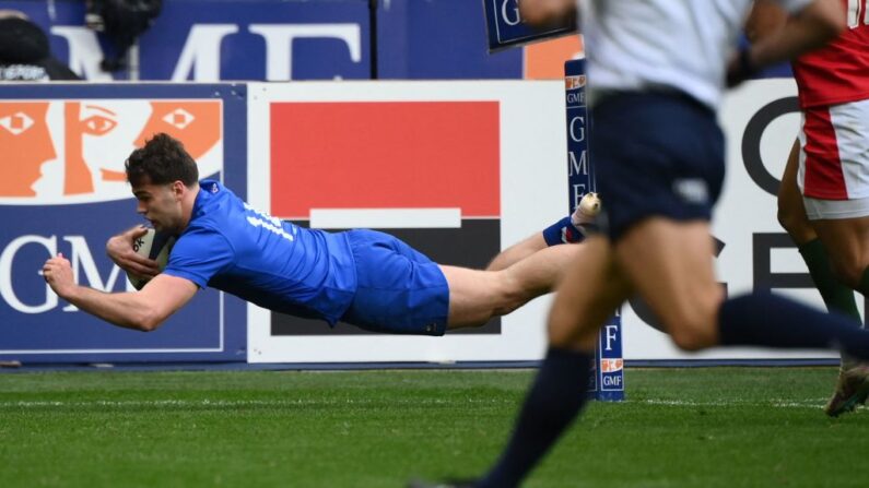 Damian Penaud, l’un des trois joueurs français nommés pour le titre de meilleur joueur du Tournoi des six nations 2023. L'ailier avec cinq essais, a terminé meilleur marqueur du Tournoi. (Photo by FRANCK FIFE/AFP via Getty Images)