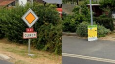 Dans ce village, une pancarte indique aux visiteurs que le coq chante et que le clocher sonne