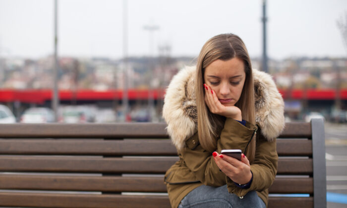 Les grands utilisateurs de médias sociaux sont deux fois plus susceptibles d'être déprimés que les petits utilisateurs, d'où l'importance pour les parents d'envisager de limiter l'accès de leurs adolescents à ces médias ou de leur proposer des activités plus bénéfiques. (Eightshot Images/Getty Images)