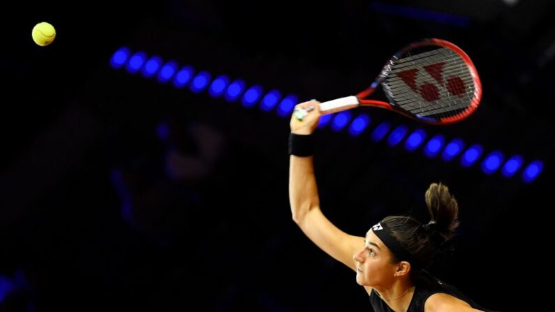 La Française Caroline Garcia, 5e mondiale, a souffert face à l'Allemande Tatjana Maria (71e) pour s'imposer 7-6 (7/4) 6-4 jeudi. (Photo by THOMAS KIENZLE/AFP /AFP via Getty Images)