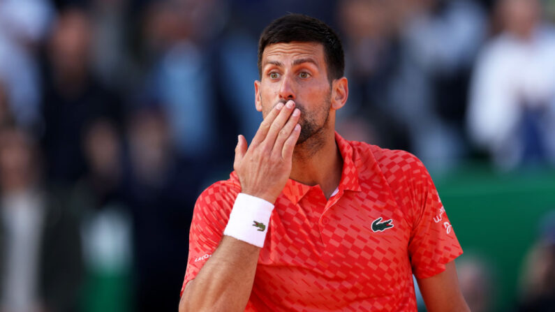 Le Serbe Novak Djokovic, N.1 mondial, a difficilement battu le jeune Français Luca Van Assche (87e), 6/7 (4/7), 6-3, 6-2, mercredi. (Photo by Clive Brunskill/Getty Images)