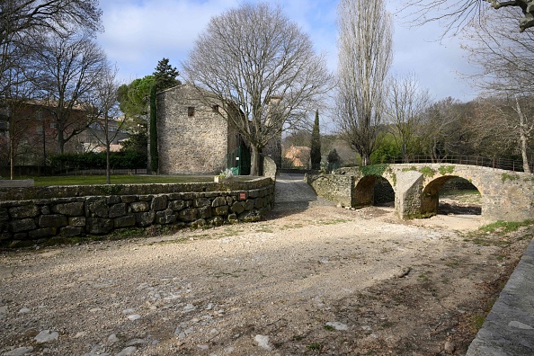 Flassans-sur-Issole, village du centre Var, le 21 février 2023. (Photo NICOLAS TUCAT/AFP via Getty Images)