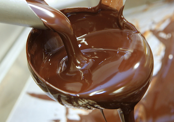 Le chocolat n’oppose pas les adultes et les enfants, il est aussi vecteur de partage, de convivialité gourmande. (FRANCOIS NASCIMBENI / AFP) (Photo by FRANCOIS NASCIMBENI/AFP via Getty Images)