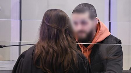 Procès des attentats de Bruxelles: l’objectif initial était de refrapper la France, dit Mohamed Abrini