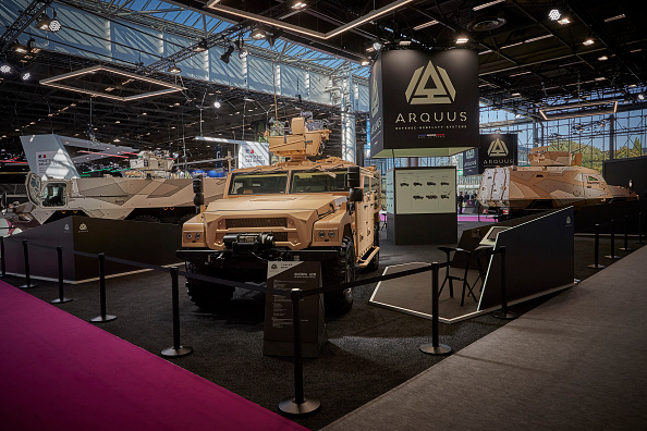 Le stand Arquus au salon international de la défense et de la sécurité Eurosatory le 14 juin 2022 à Paris, France. (Photo par Kiran Ridley/Getty Images)