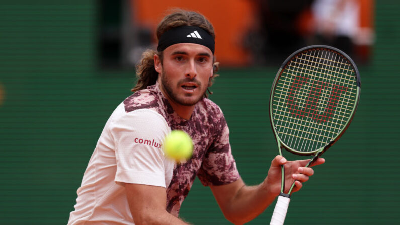 Stefanos Tsitsipas, 3e mondial et double tenant du titre, s'est qualifié jeudi sans frémir pour les quarts de finale du Masters 1000 de Monte-Carlo. (Photo by Clive Brunskill/Getty Images)