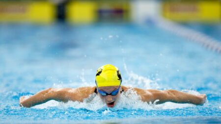 Natation : la Canadienne Summer McIntosh bat le record du monde du 400m quatre nages