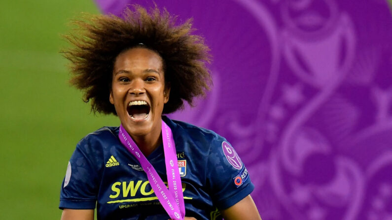 Le nouveau sélectionneur Hervé Renard a maintenu Wendie Renard, comme capitaine de l'équipe de France féminine. (Photo by ALVARO BARRIENTOS/POOL/AFP via Getty Images)