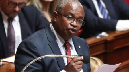 « La résistance ne vient pas tant du gouvernement comorien que du Quai d’Orsay, peu convaincu que Mayotte est française » selon Mansour Kamardine, député de Mayotte