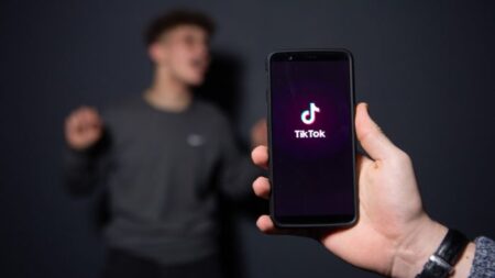 Les pédophiles utilisent TikTok pour attirer les enfants, prévient une pédopsychiatre