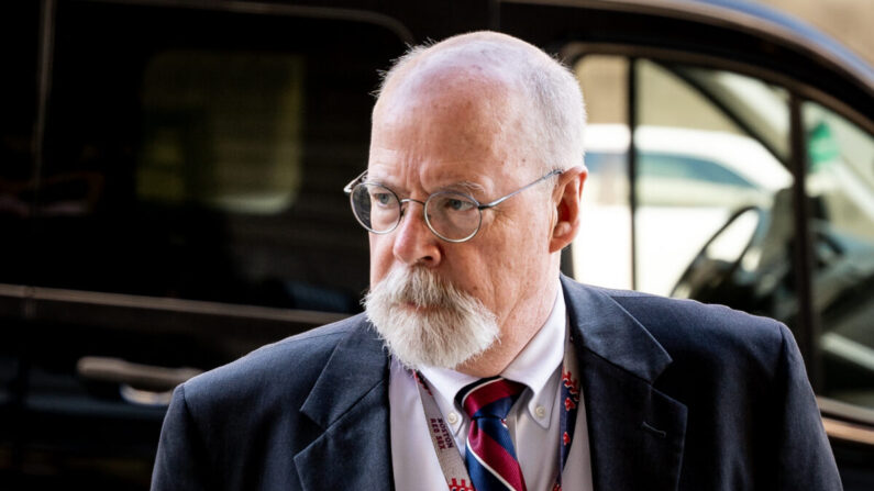 Le procureur spécial John Durham arrive au tribunal fédéral de Washington le 18 mai 2022. (Teng Chen/Epoch Times)