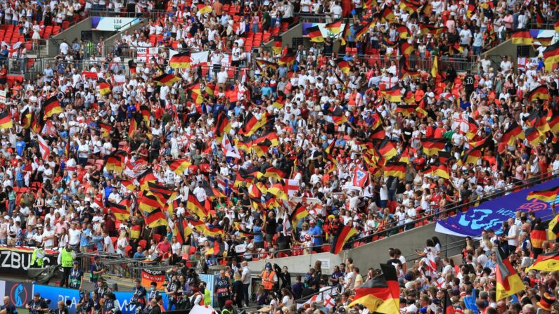 Illustration spectateurs dans un stade. (Photo by LINDSEY PARNABY/AFP via Getty Images)