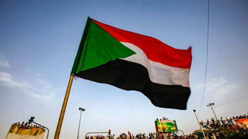 Le cessez-le-feu conclu après deux semaines de négociations en Arabie saoudite est censé créer des passages pour les civils pris sous les feux croisés et pour l'aide humanitaire. (Photo ASHRAF SHAZLY/AFP via Getty Images)