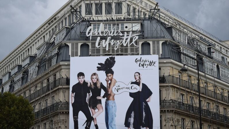 Des syndicalistes et manifestants se sont réunis ce mercredi devant les Galeries Lafayette pour protester contre la réforme des retraites. Illustration (Photo STEPHANE DE SAKUTIN/AFP via Getty Images).